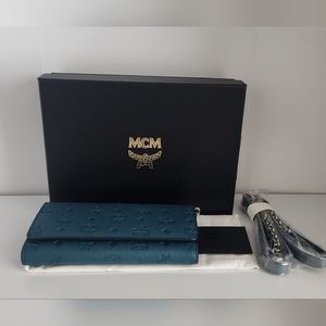 NWT MCM Klara Wallet/Crossbody with Box, Dust cover and papers.
